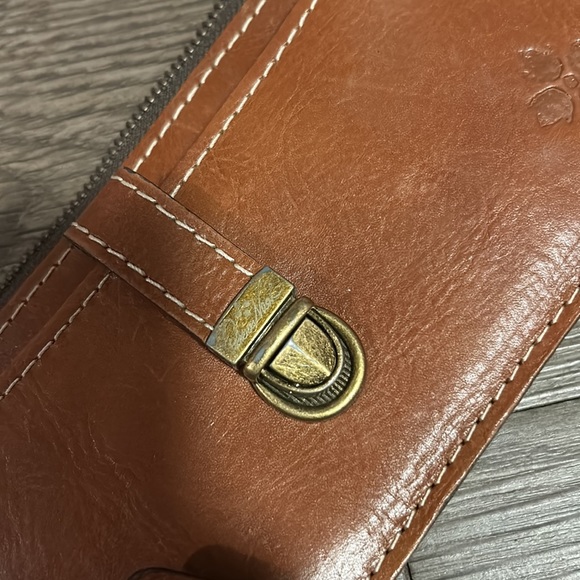 Beautiful like new Patricia nash organized with suede interior - Picture 5 of 5